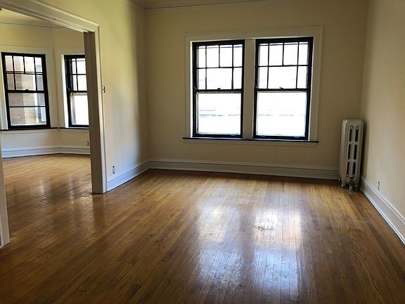 4th image of 7068 N Ashland Blvd APT 2E