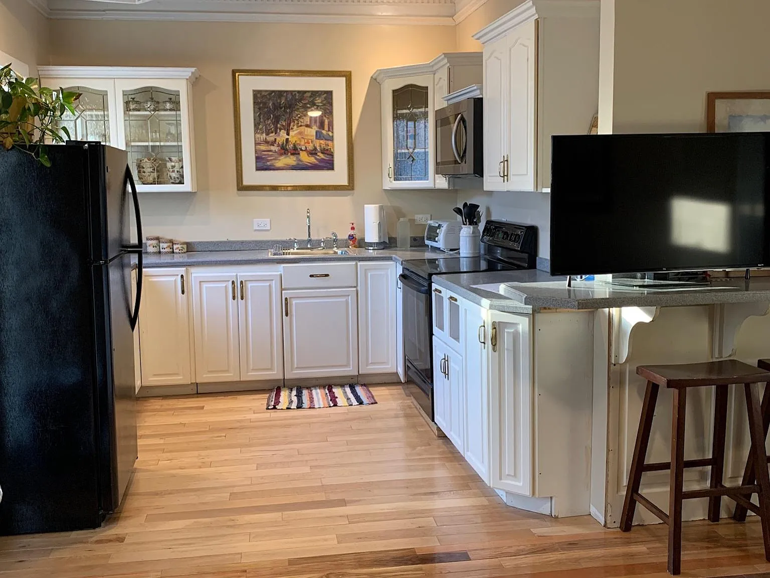 2 bed, 350 sqft, $4,500 — Photo 1