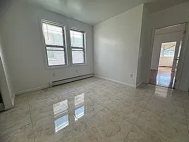 4 bed, 1100 sqft, $3,000 — Photo 3