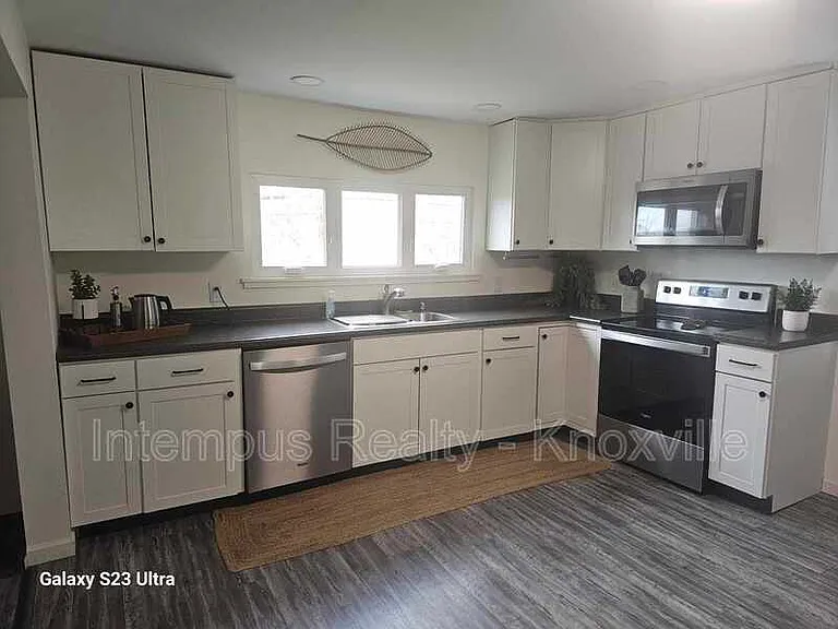 1104 E Hendron Chapel Rd — Photo 9