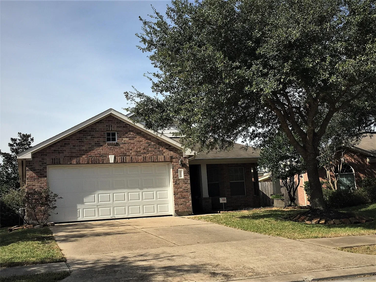 3 bed, 2.0 bath, 1662 sqft, $2,000 — Photo 1