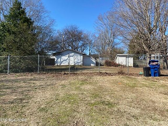 4th image of 712 Netherton Dr