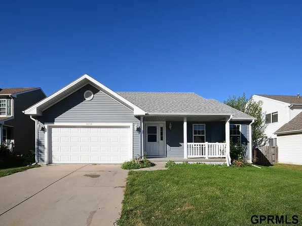 11712 S 27th St, Bellevue, NE 68123