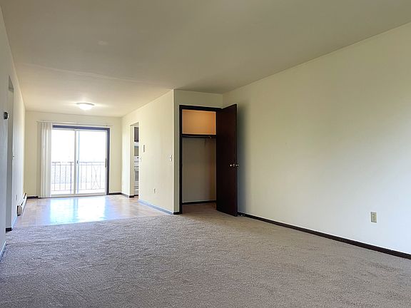 3rd image of 2367 Chalet Gardens Rd