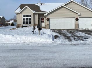 1464 Creekside Dr, Waconia, MN 55387