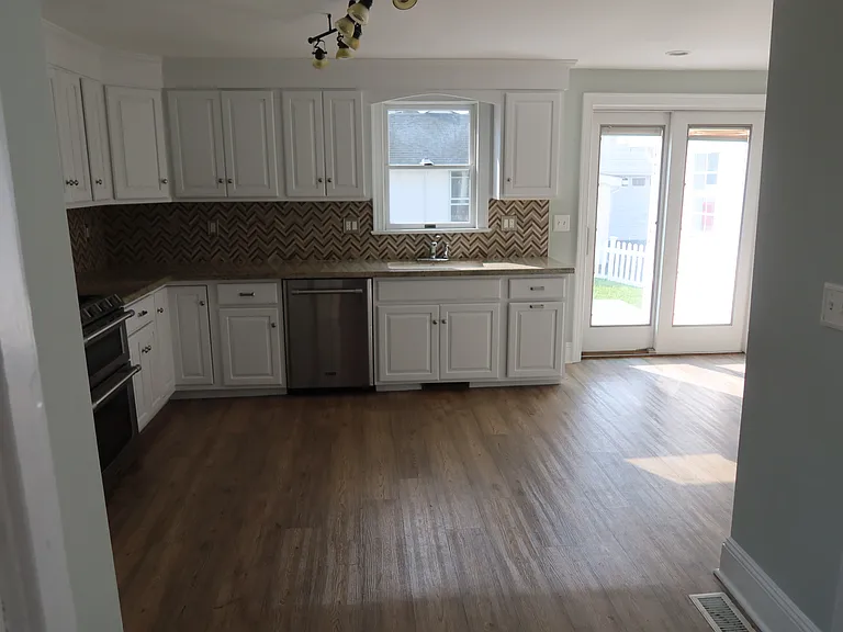 904 Arnold Ave — Photo 16