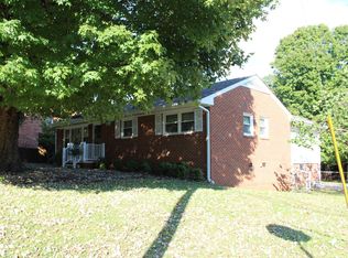 1236 Collins Dr, Burlington, NC 27215