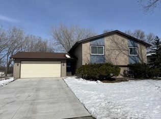 12096 Robin Rd, Osseo, MN 55369