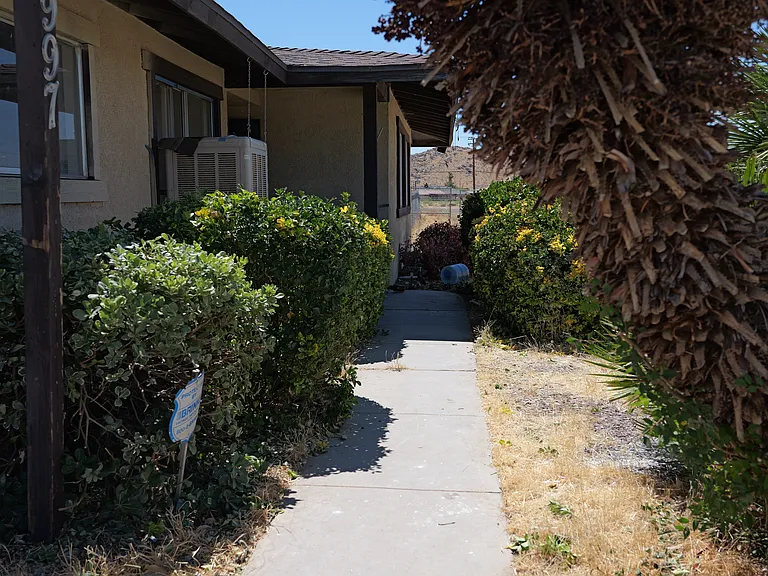 20997 Pine Ridge Ave #1 — Photo 22