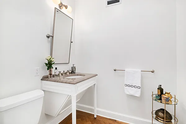 Rented by Compass | media 25