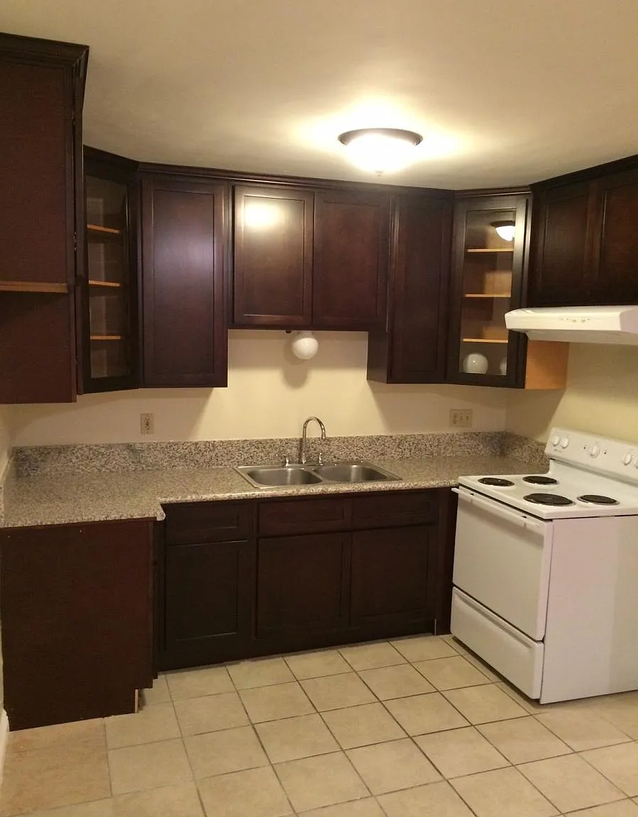 2 bed, 1000 sqft, $2,380 — Photo 2