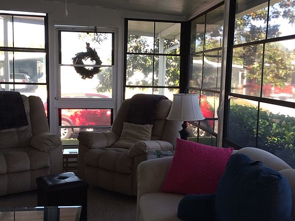 4th image of 6450 Lichfield Ln