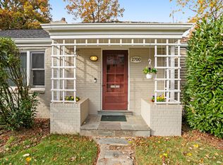 2700 N Dinwiddie St, Arlington, VA 22207