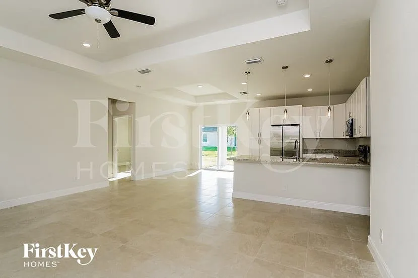 3 bed, 2.0 bath, 1464 sqft, $1,795 — Photo 4