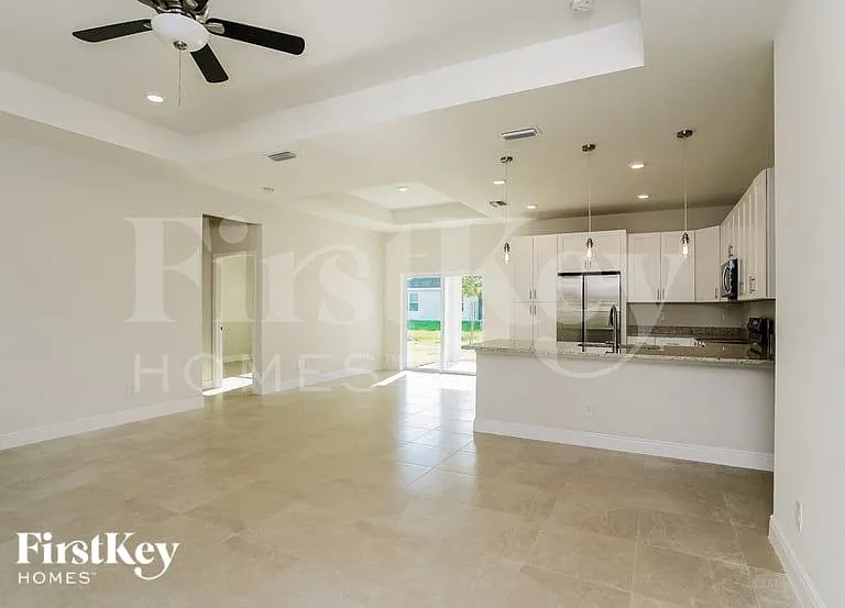 2120 NW 16th Pl — Photo 4