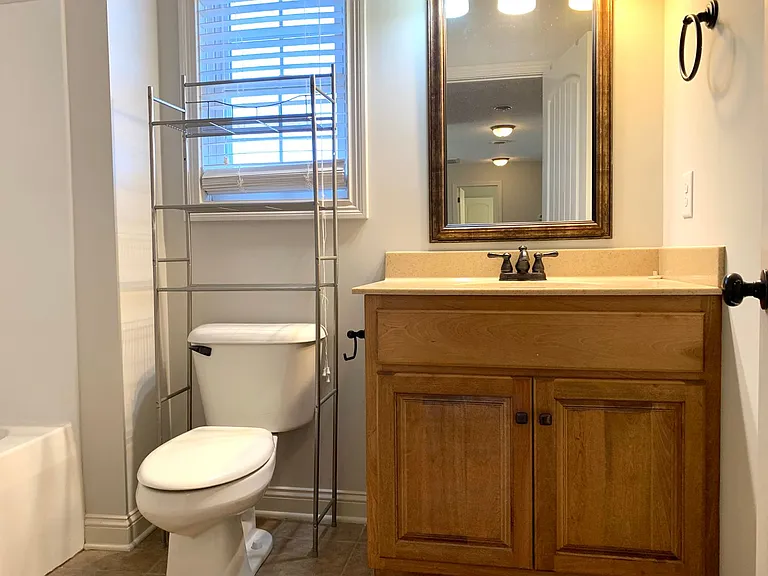 1533 Edgewater Ln — Photo 41