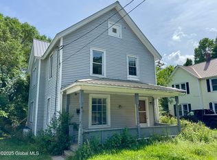 13 2nd Ln, Port Henry, NY 12974
