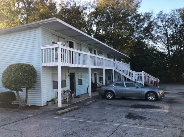 213 Hampton Ave*