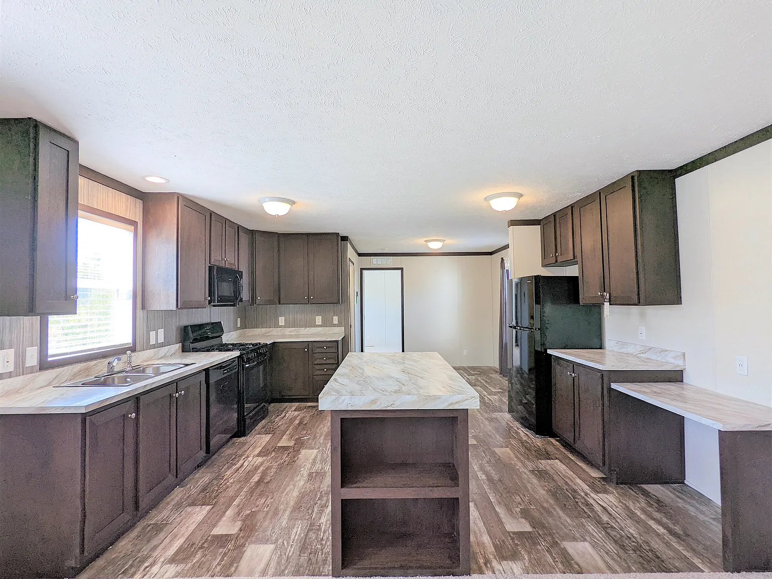 3 bed, 2.0 bath, $1,449 — Photo 2