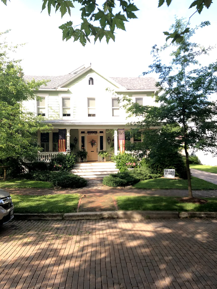 29 Frost Ave photo 1
