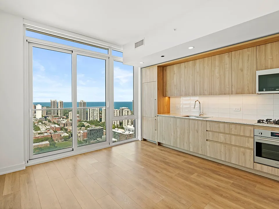 229 W Hill St