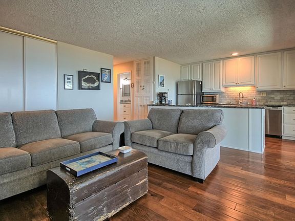 3rd image of 825 Balboa Ave Unit 205