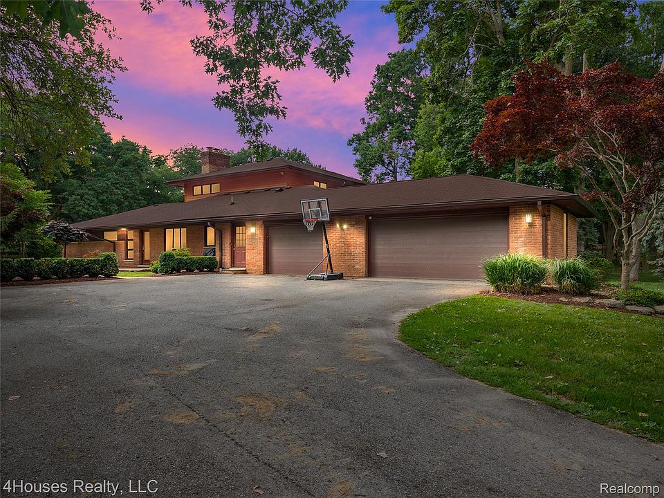 1st image of 5717 Sussex Dr