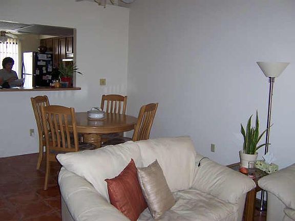 3rd image of 302 N SYCAMORE Street #28