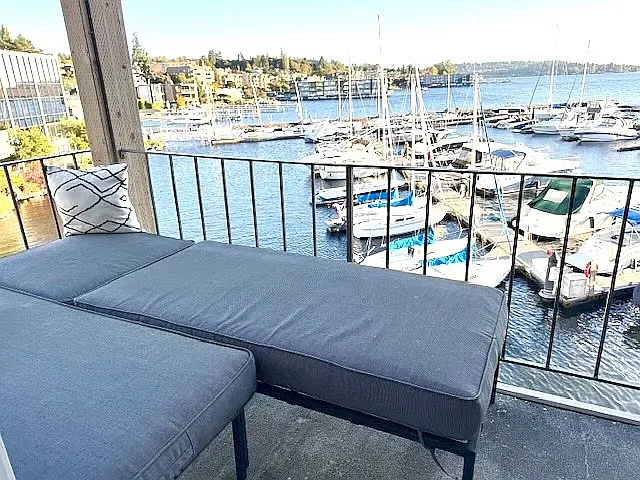 65 Kirkland Ave — Photo 4