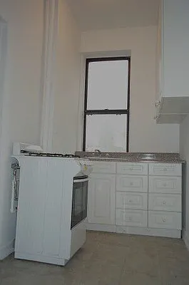 Rented by Tower Brokerage | media 12