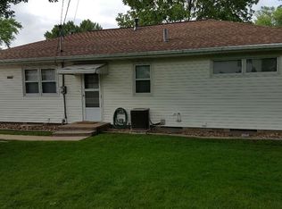 1174 Lindner Dr, Waterloo, IA 50702