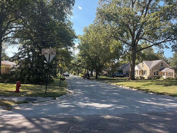 5th image of 1809 S Cotner Blvd