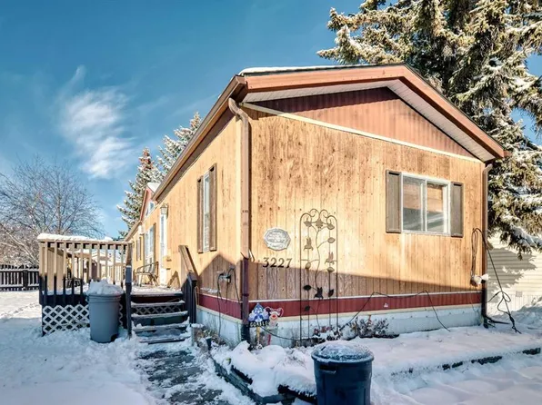 3227 Burroughs Mnr NE, Calgary, AB T1Y 6K1
