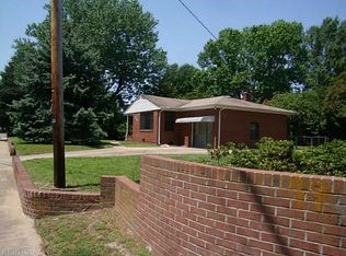 343 Woodside Dr, Hampton, VA 23669