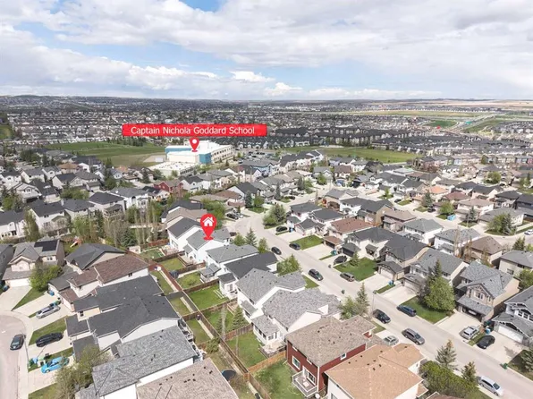96 N Panamount Mnr NW, Calgary, AB T3K 6H7