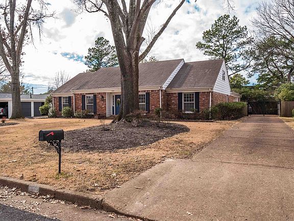 2nd image of 2205 Abergeldie Dr