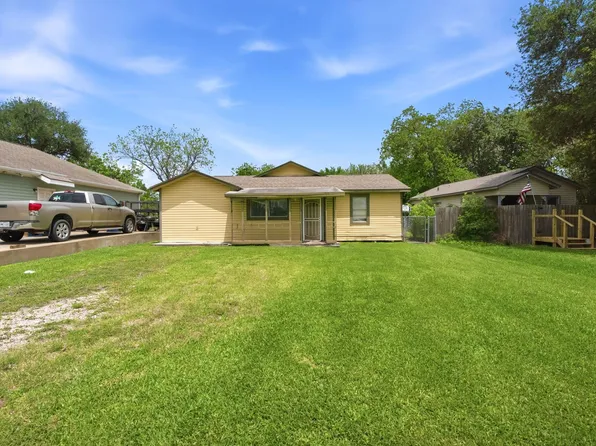 2326 12th Ave N, Texas City, TX 77590
