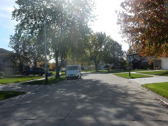 5th image of 7429 Emerson Dr