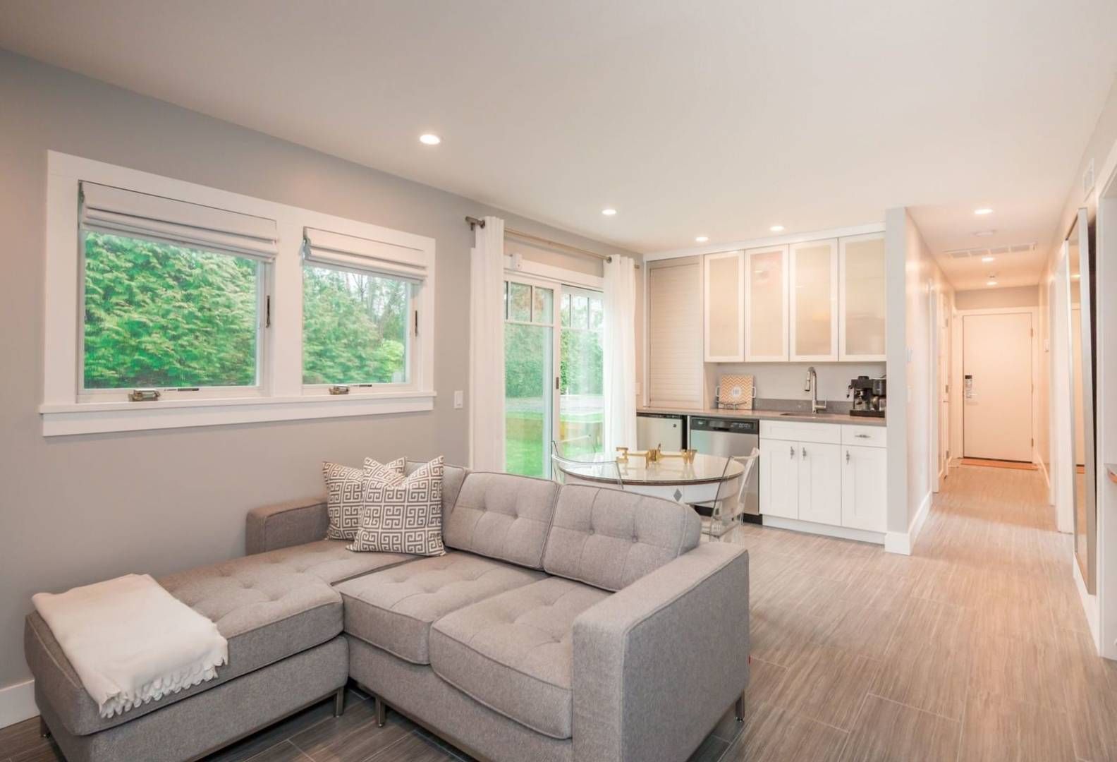  Lower Level - w/ Kitchenette