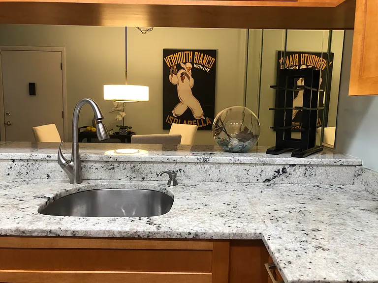 Breakfast Bar to Dining Area