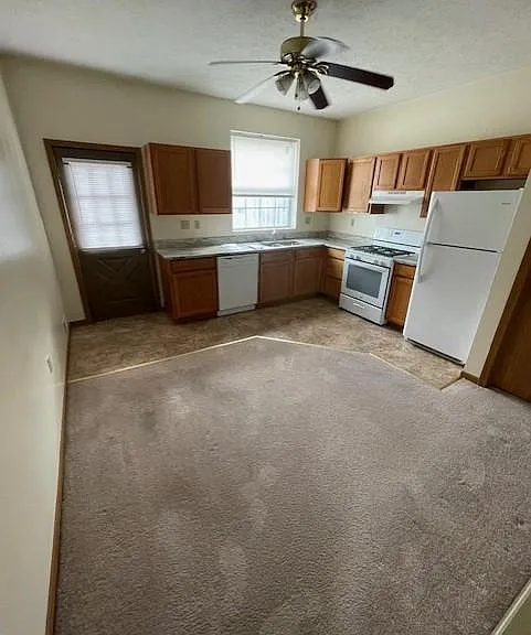 147 Plymouth St — Photo 2