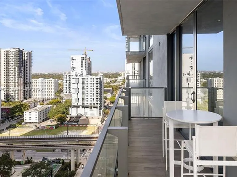 88 SW 7th St #1201 — Photo 6