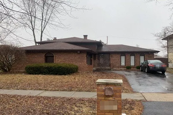 18357 Carriage Ln photo 1
