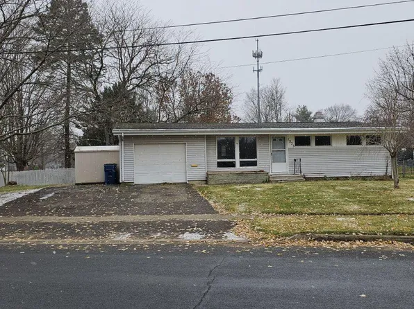 1223 Bretton Dr, Kalamazoo, MI 49006