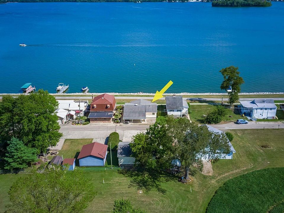 1st image of 13244 W Bank Dr