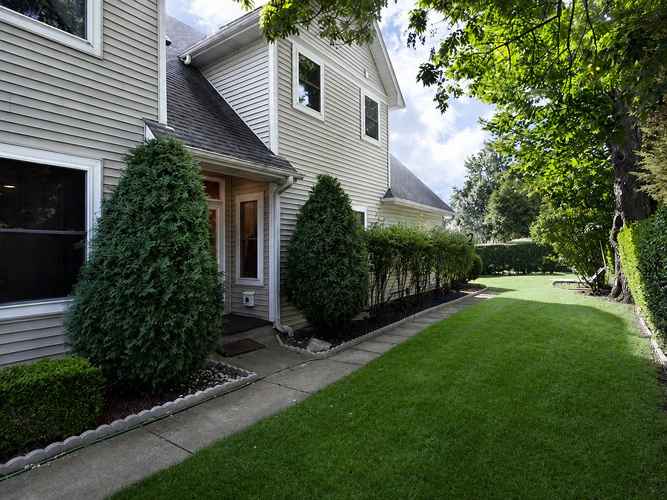1st image of 588 Onwentsia Ave