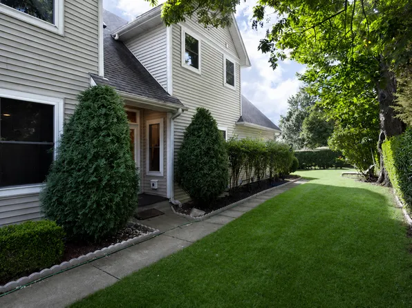 588 Onwentsia Ave, Highland Park, IL 60035