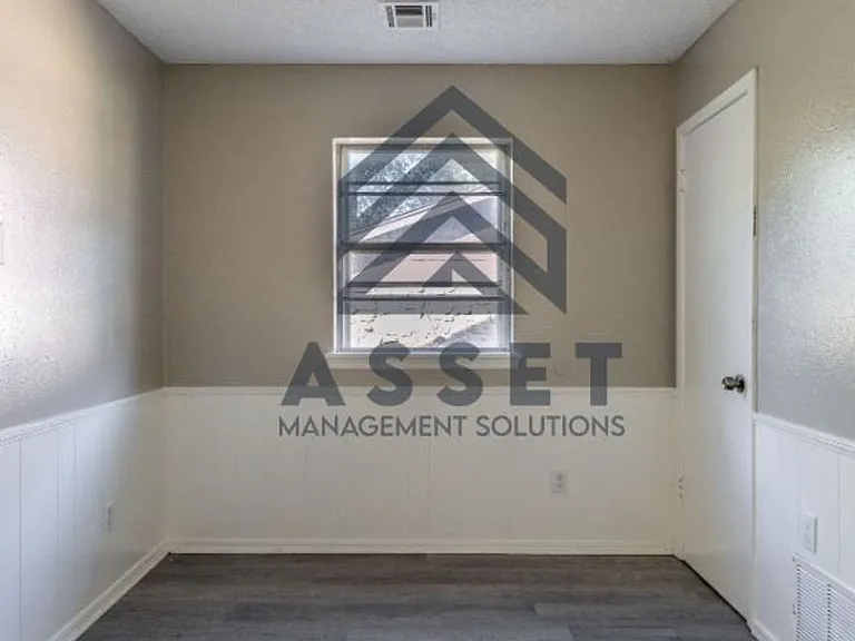 9316 NE Stardust Ln — Photo 12
