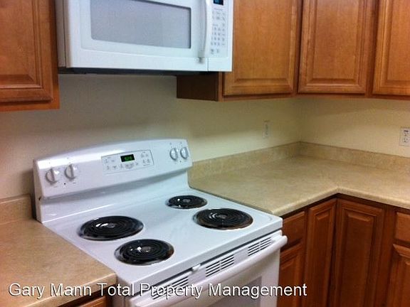3rd image of 119 W Inglewood Ave