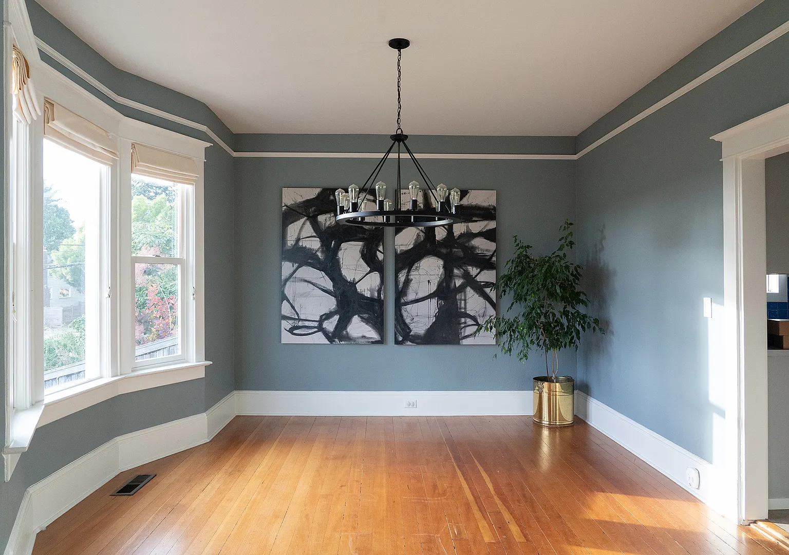 Gorgeous Colonial 3 bedroom home with views waiting for you! — Photo 4